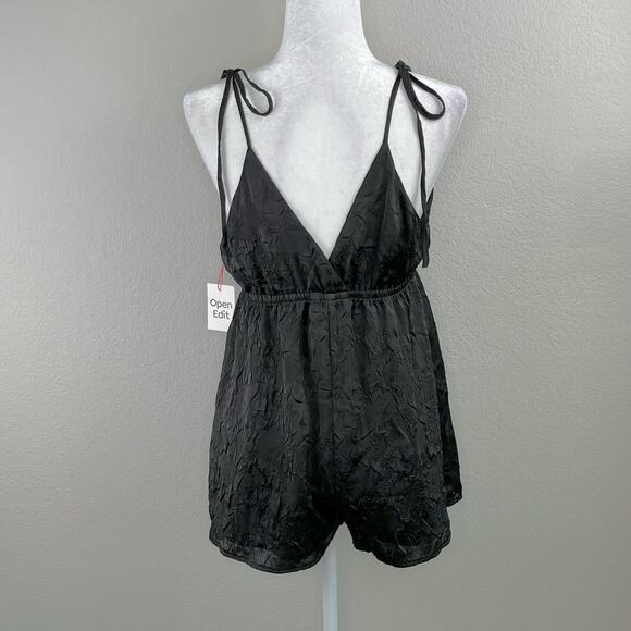Open Edit Black Floral Jacquard Tie Shoulder V-Neck Shorts Romper SM/MD NWT - Picture 12 of 12